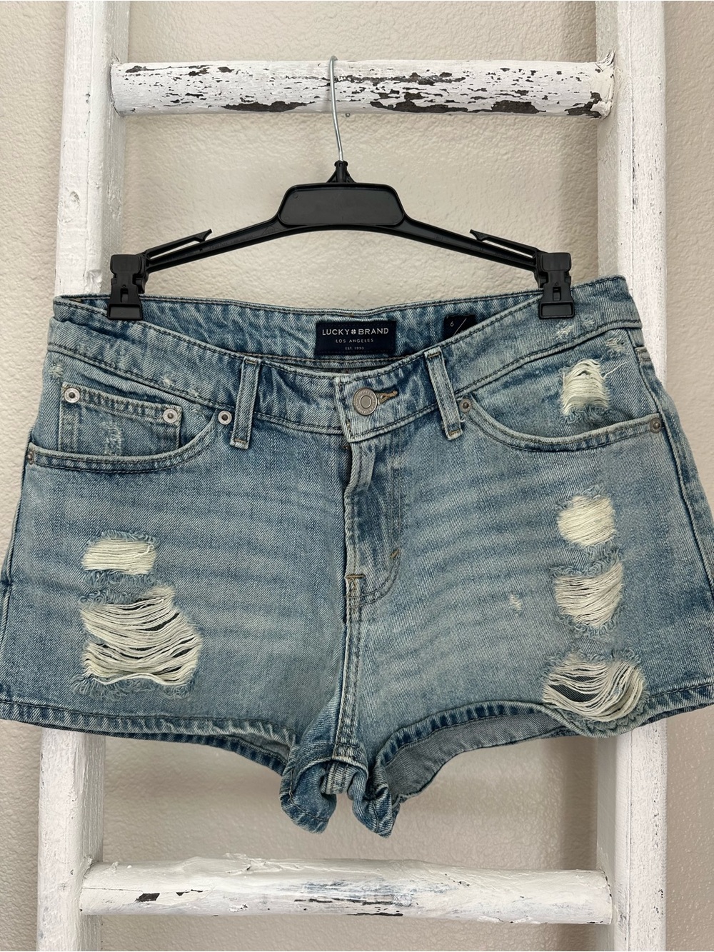 Lucky Brand THE CUT OFF Light Wash Distressed Denim Shorts Size 6/28